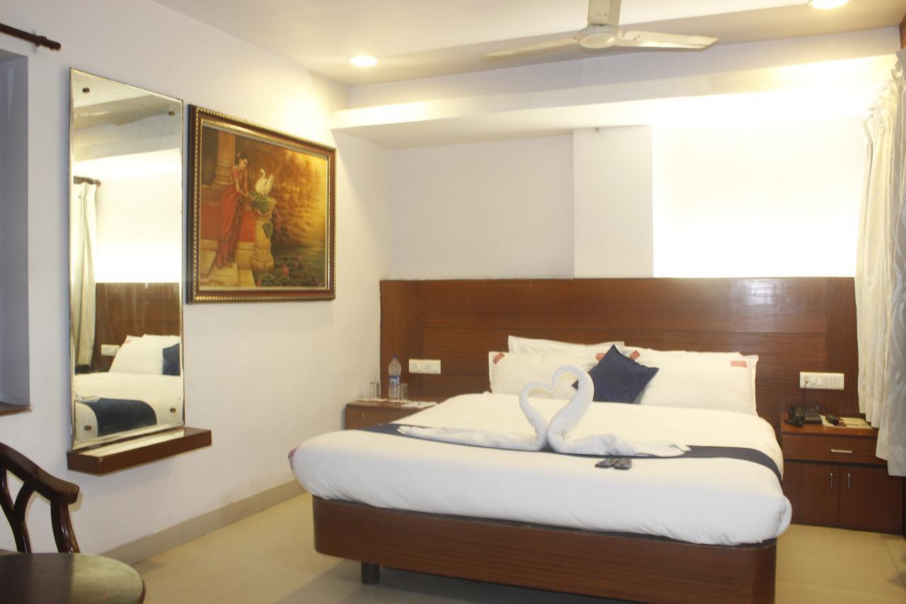 Hotel Chandra'S 维沙卡帕特南 外观 照片