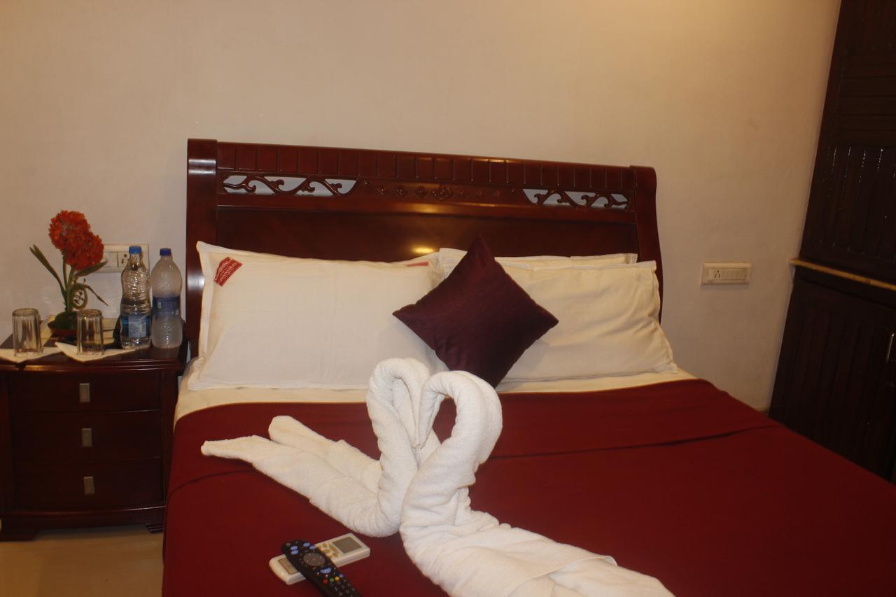 Hotel Chandra'S 维沙卡帕特南 外观 照片