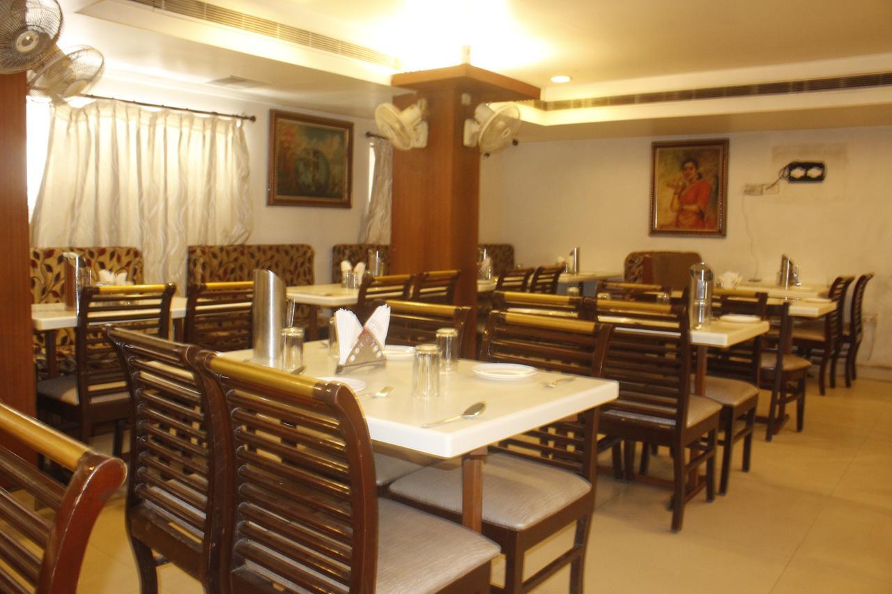 Hotel Chandra'S 维沙卡帕特南 外观 照片